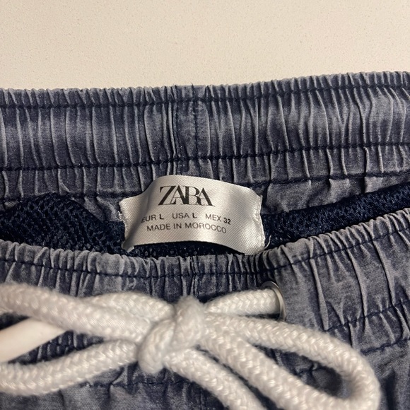 Men’s Swimwear Size (L) - Picture 2 of 2